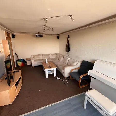 ホームステイ Zimmer Stuttgart シュトゥットガルト